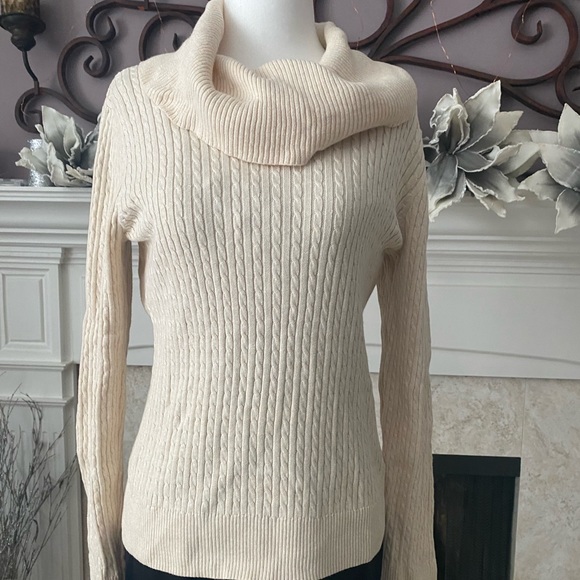 Pria Cotton Cable Knit Turtle Neck Sweater, Size Medium - Picture 2 of 12